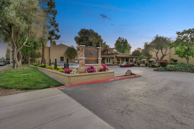 Images Summerwood Apartments