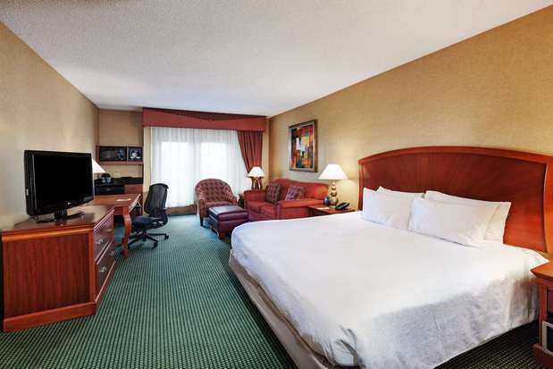 Images Embassy Suites by Hilton Greensboro Airport