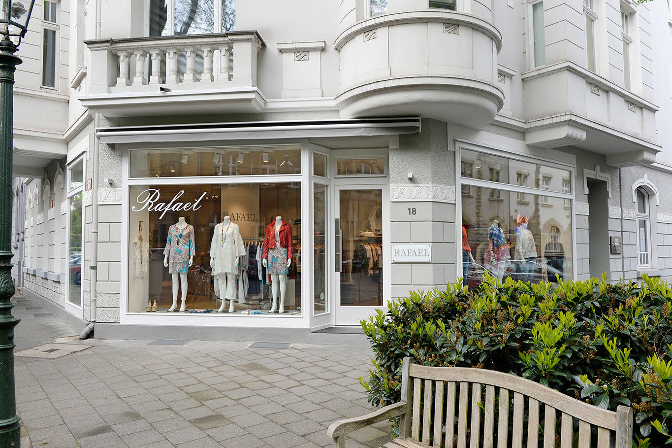 Rafael Damenmode, Sonderburgstraße 1A in Düsseldorf