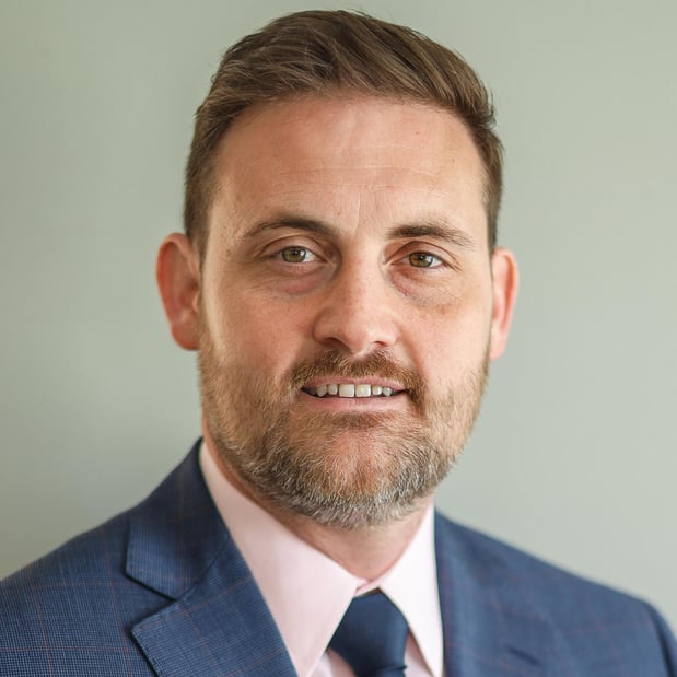 Images Edward Jones - Financial Advisor: Drew Carey