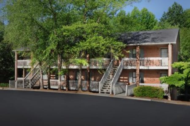 Images Lindsey Manor Apartments