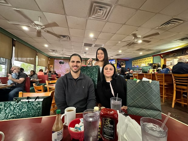 Images Jessica Cruz Phung - State Farm Insurance Agent