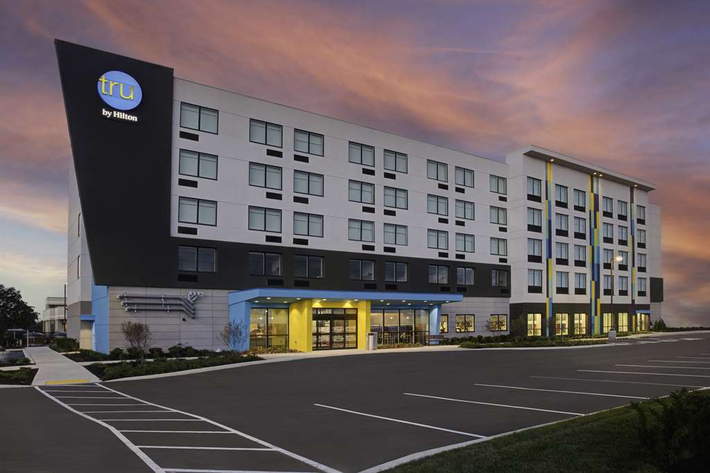 Images Tru by Hilton Toronto Airport West