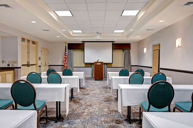 Images Hilton Garden Inn San Bernardino