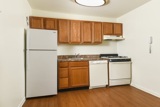 Images Mill Creek Village Apartments