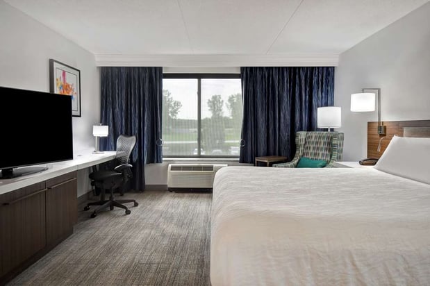 Images Hilton Garden Inn Detroit Metro Airport