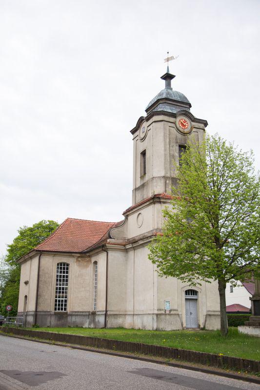 Bild der Kirche Brunne - Pfarrsprengel Karwesee