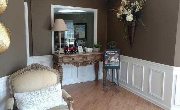 Images Alisha Windom: Allstate Insurance