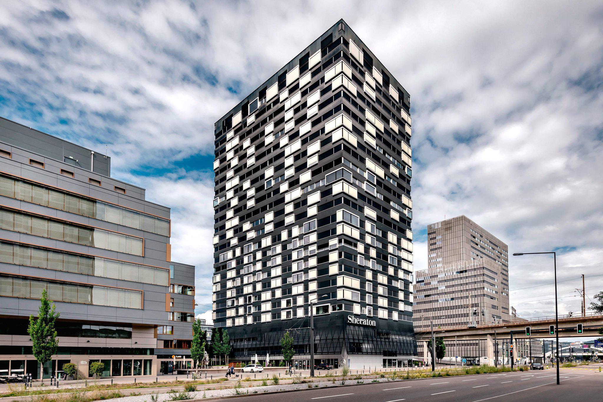 Sheraton Zurich Hotel, Pfingstweidstrasse 100 in Zurich