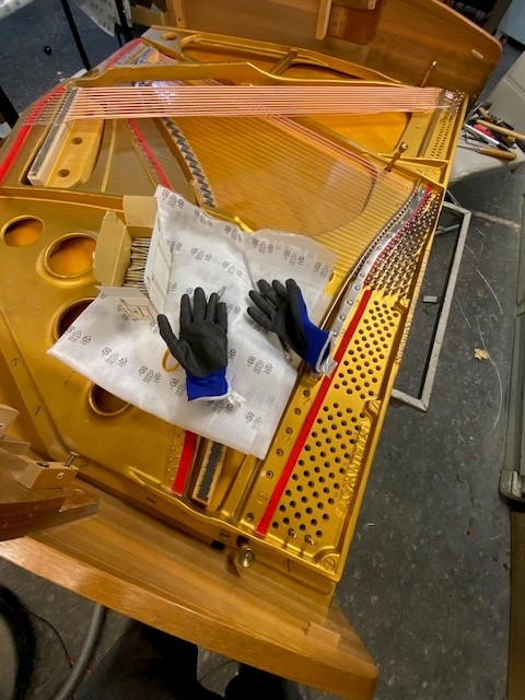 Bilder Heutschi Piano AG