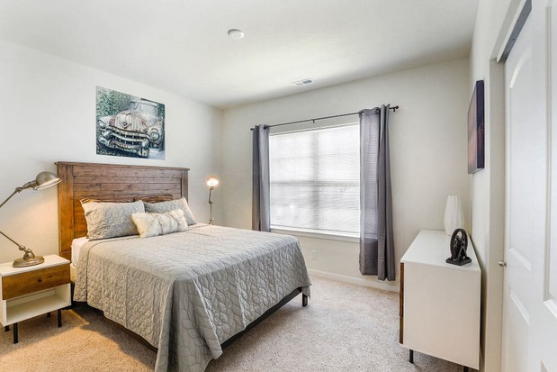 Images Aventura at Maryland Oaks