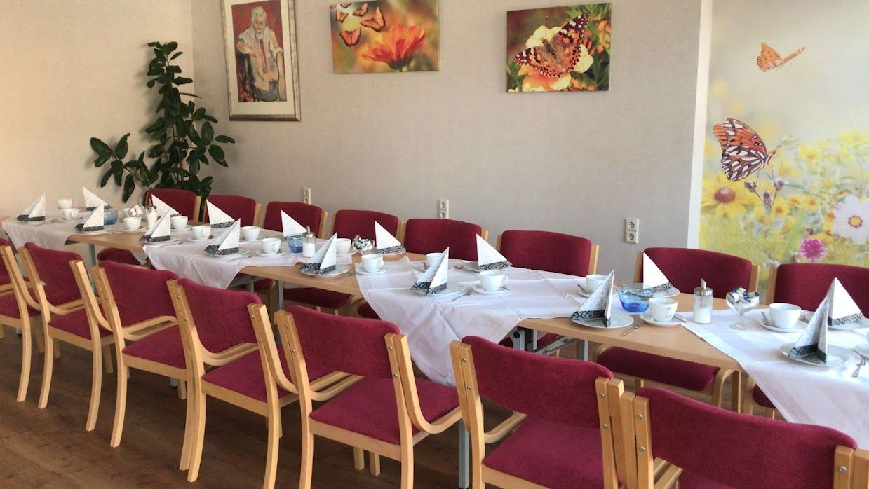 Die Bestatterinnen ehem. Kipp Das Bestattungshaus, Hauptstraße 93 in Mosbach