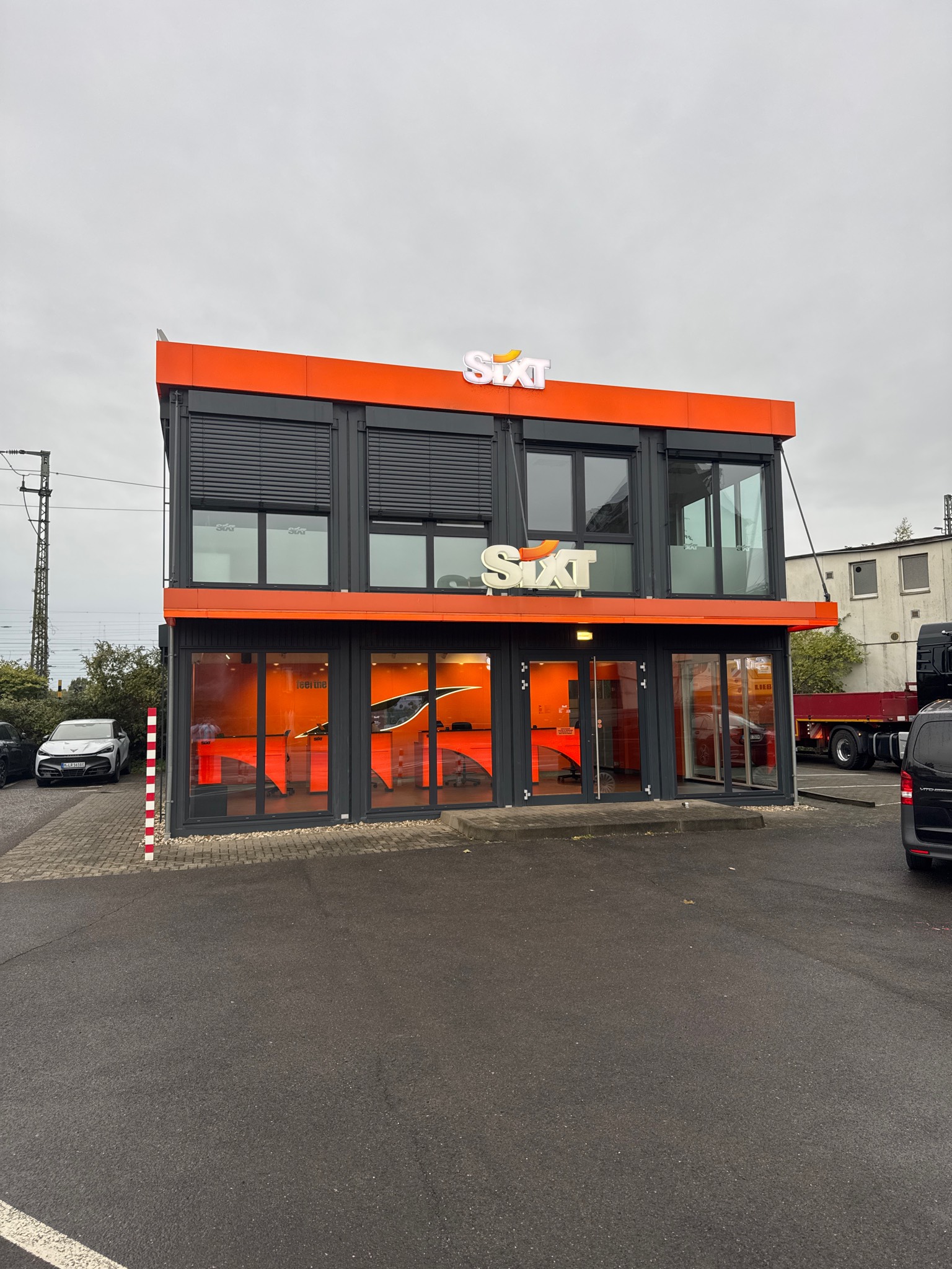 SIXT Autovermietung Neuss, Duesseldorfer Str. 6 in Neuss