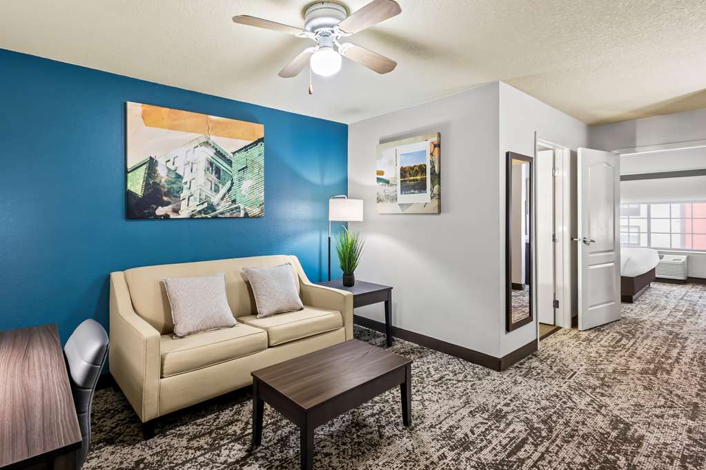 BW FortWayne IN KingSuite