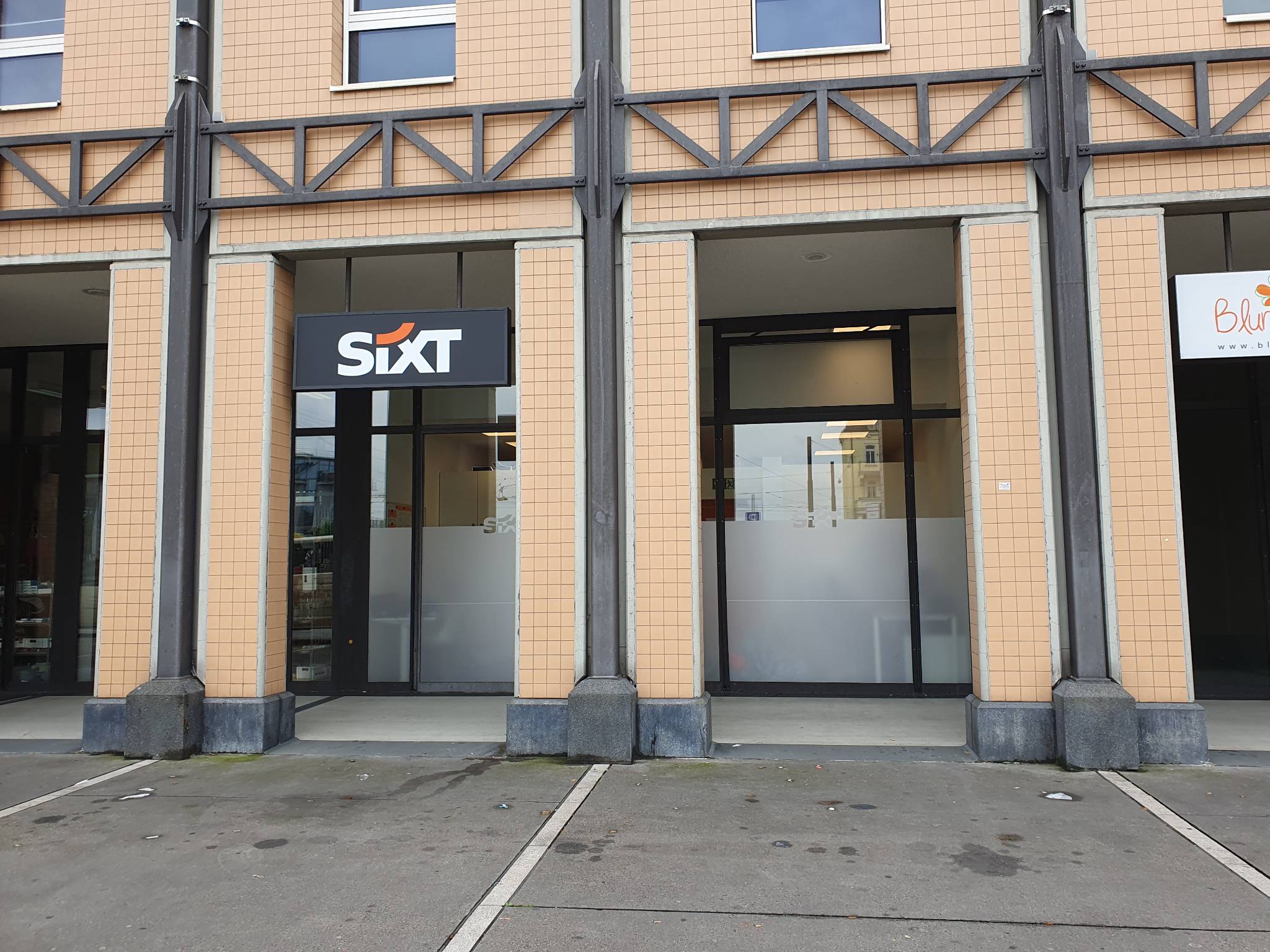 SIXT Autovermietung Kassel-Wilhelmshoehe Bahnhof, Willy-Brandt-Platz 1 in Kassel