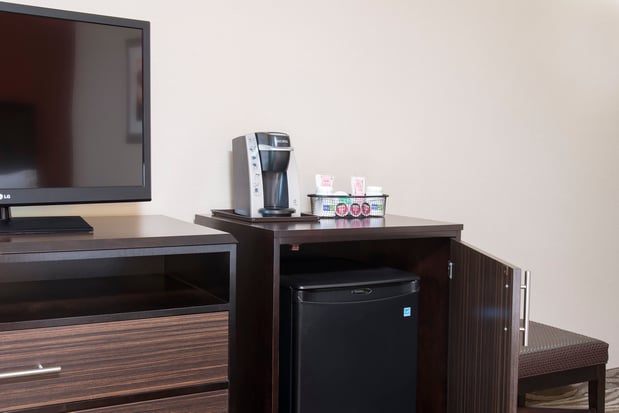 Images Holiday Inn Express & Suites Grand Rapids-North by IHG