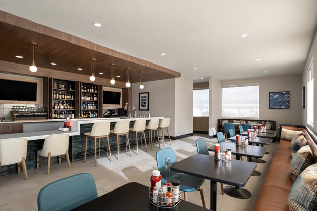 Images Holiday Inn Ontario by IHG