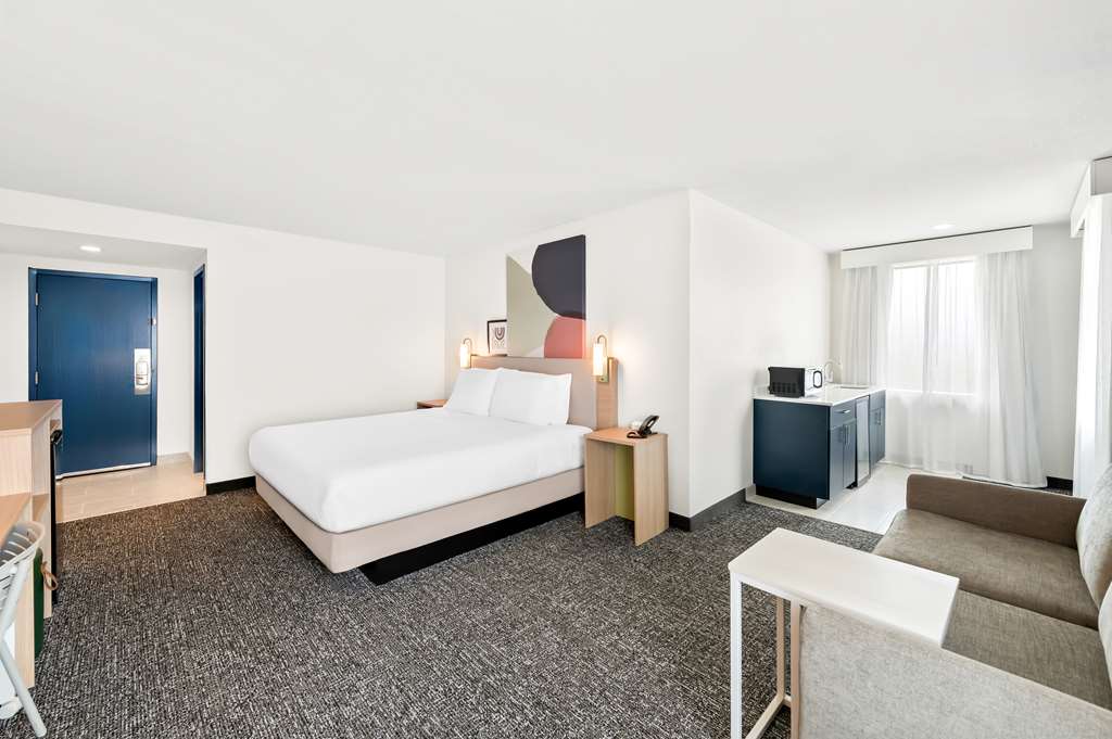 Guest room