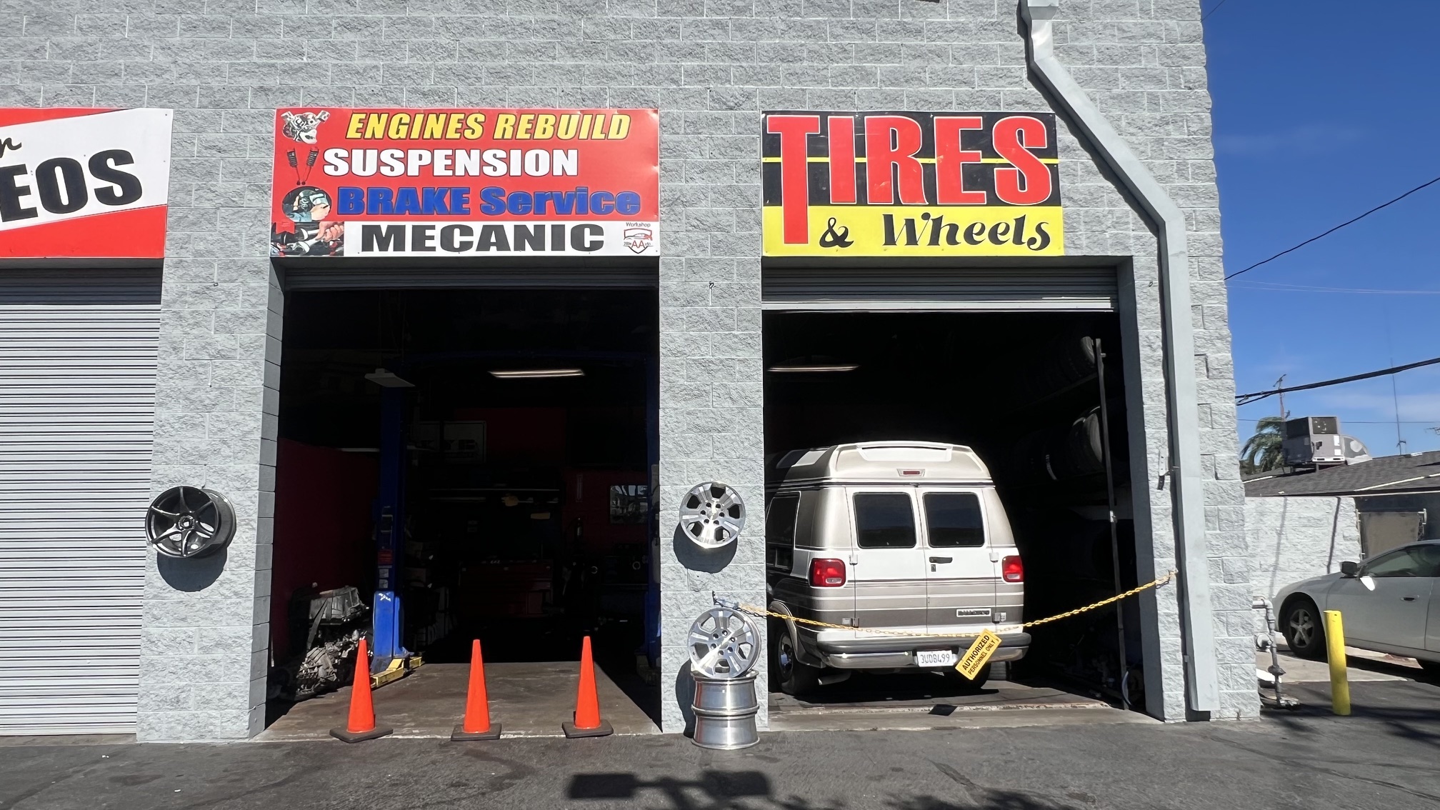 2BleAAuto Mechanic - outside of autoshop 