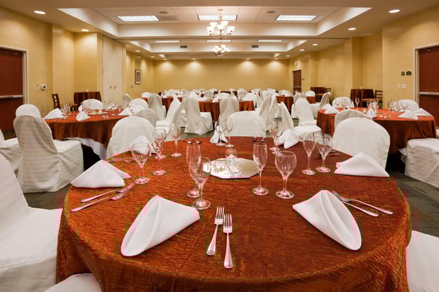 Images Holiday Inn Madison at the American Center by IHG