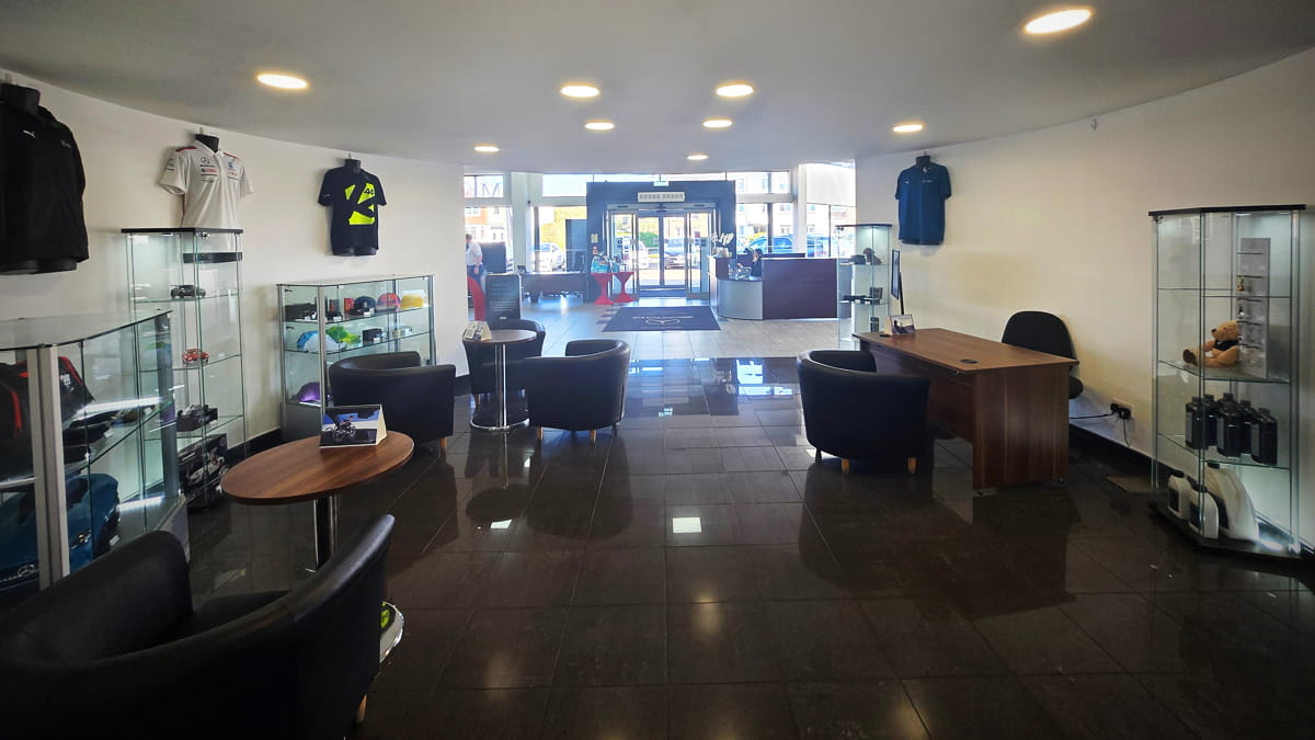 Stratstone Mercedes-Benz of Giffnock Dealership Interior Waiting Room