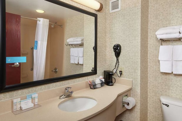 Images Hampton Inn Shrewsbury