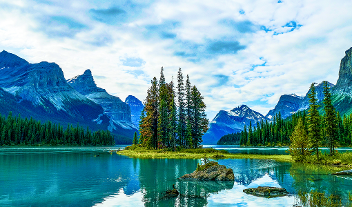 Spirit Island at Maligne Lake, Jasper National Park, Alberta.