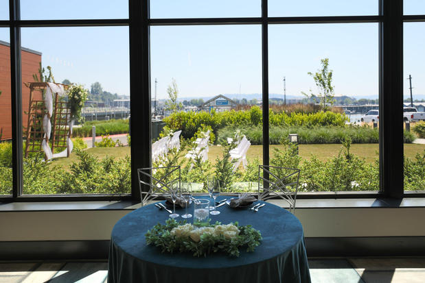 Images Hotel Indigo Seattle Everett Waterfront by IHG