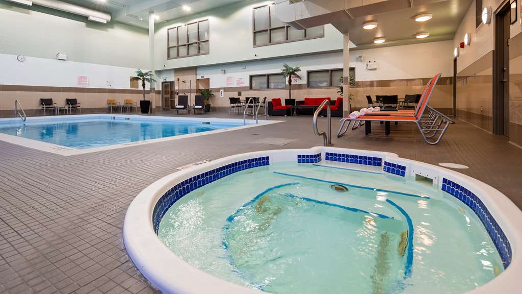 Hot tub Best Western Plus Airport Inn & Suites Saskatoon (306)986-1514