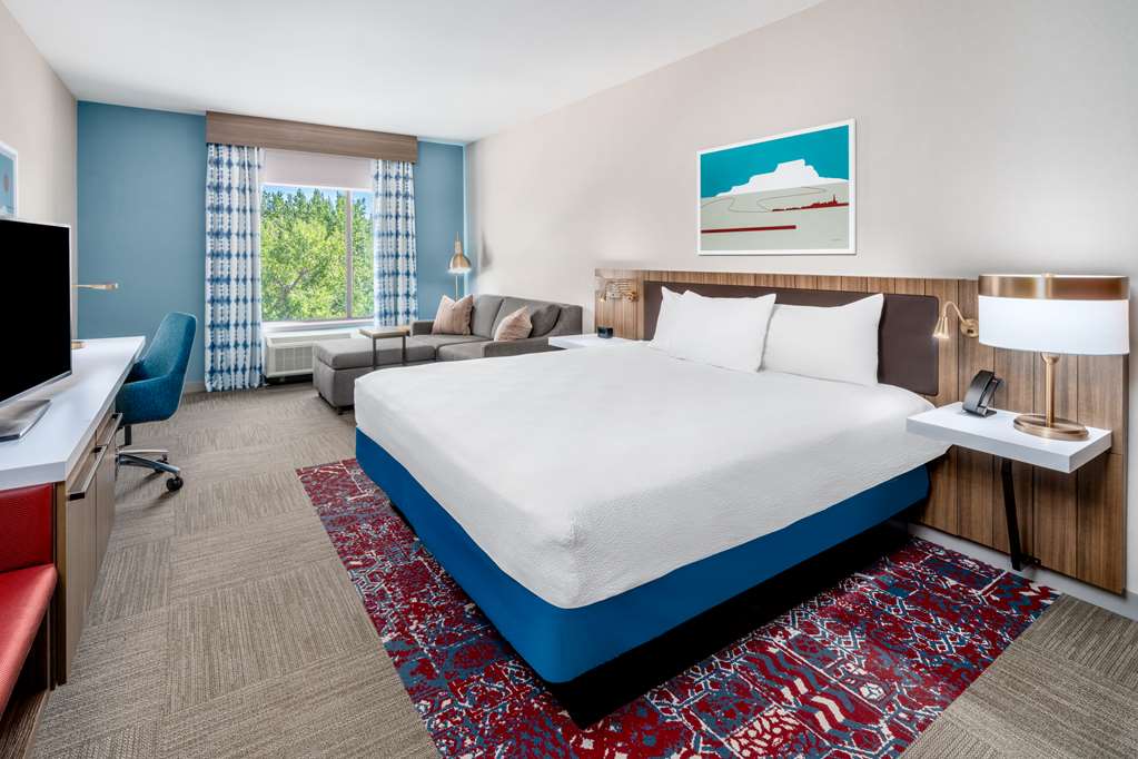 Guest room