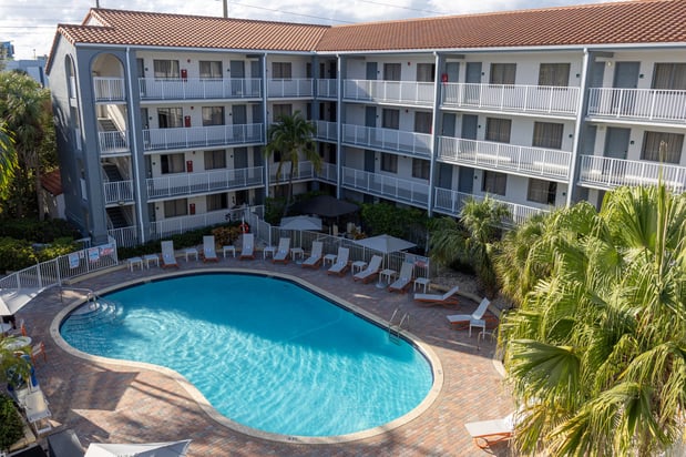 Images Holiday Inn & Suites Boca Raton - North by IHG