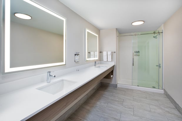 Images Holiday Inn Express & Suites Milwaukee NW – Park Place by IHG