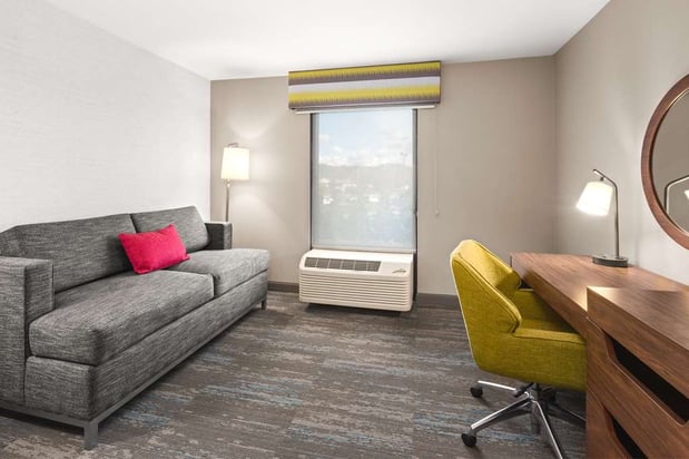 Images Hampton Inn Seekonk