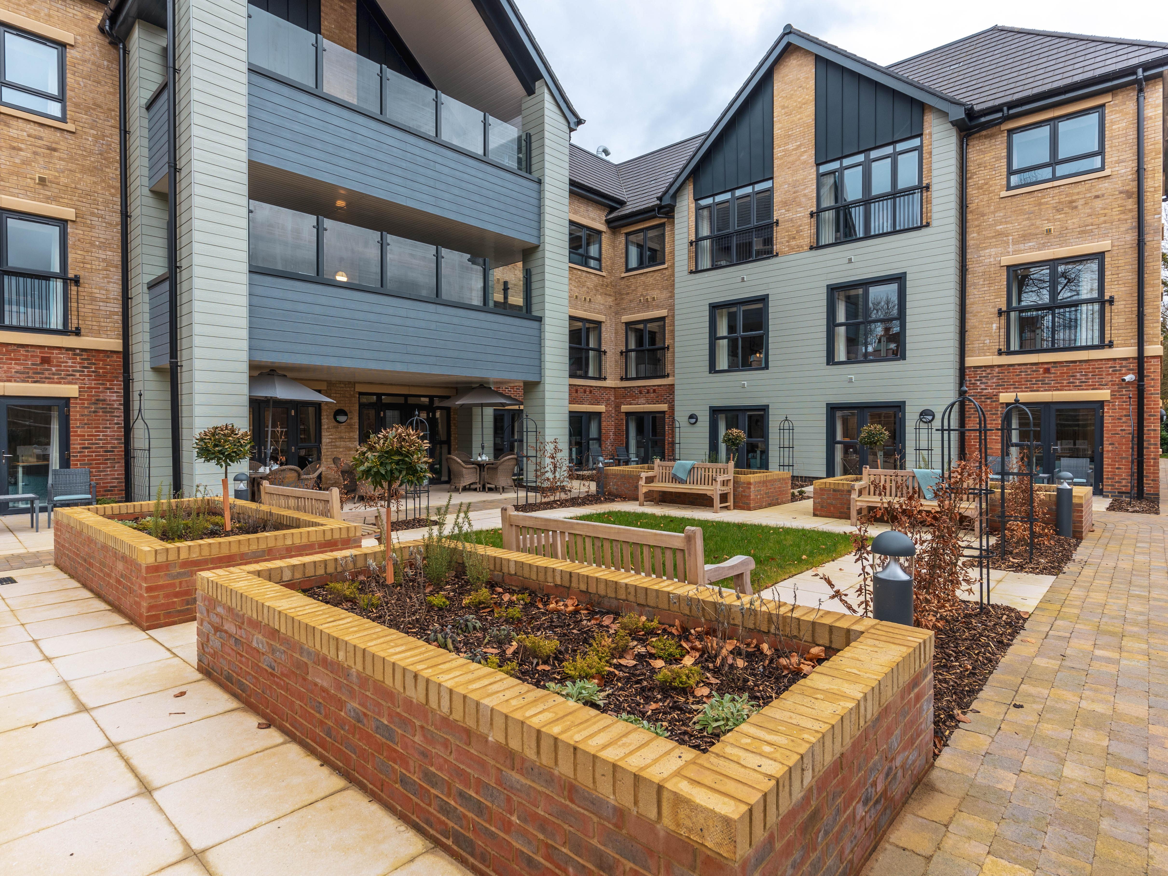 Images Barchester - Shawford Springs Care Home