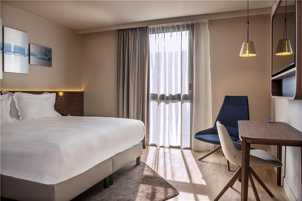 Standard & Superior Room