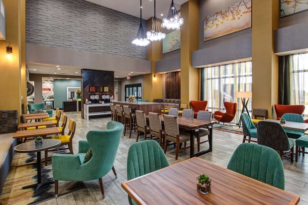Images Hampton Inn & Suites Wichita/Airport