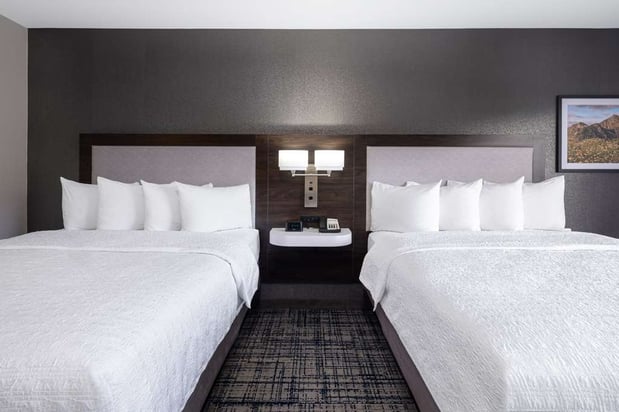 Images Hampton Inn & Suites Agoura Hills