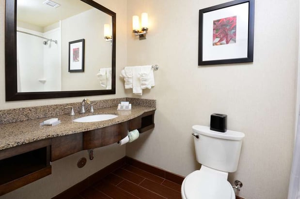 Images Hilton Garden Inn Greensboro Airport
