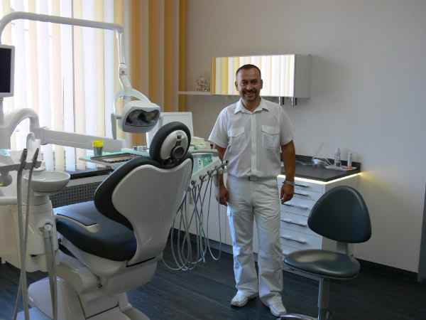 Zahnarztpraxis Rauf Ibisi, Bucher Straße 45 in Nürnberg