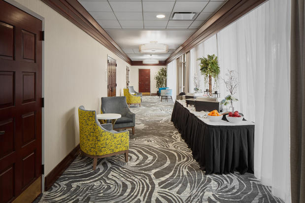 Images Holiday Inn Asheville - Biltmore West, an IHG Hotel