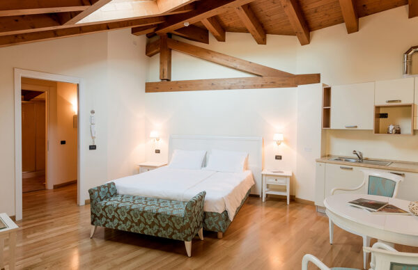 Images Center Hotel
