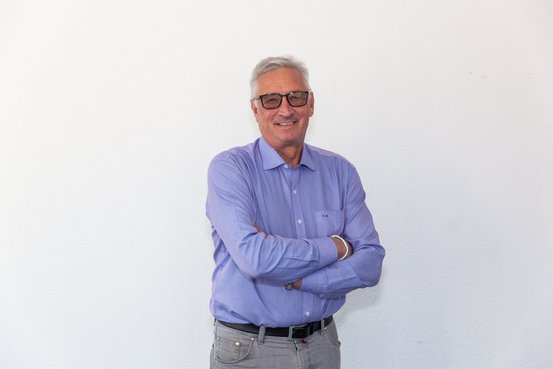 Merton-Apotheke - Partner von AVIE, Lurgiallee 6-8 in Frankfurt am Main