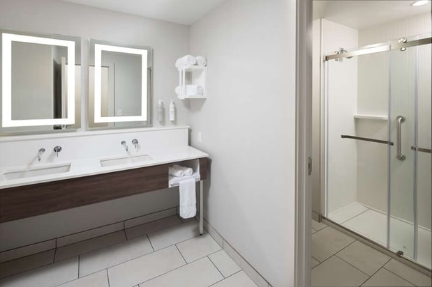 Images Hampton Inn & Suites Rochester Downtown