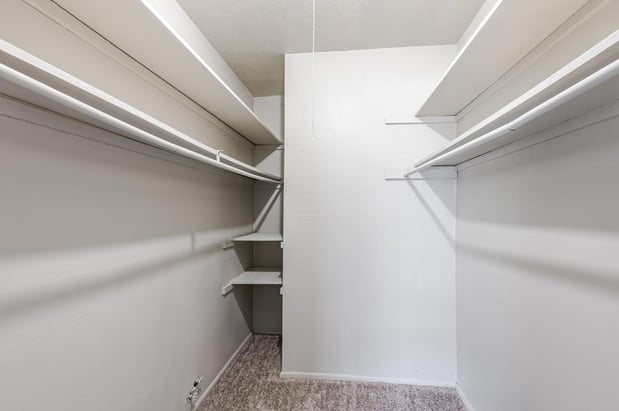 Images Lakeshore Drive Apartment Homes