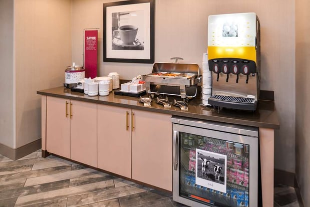 Images Hampton Inn & Suites Altoona-Des Moines