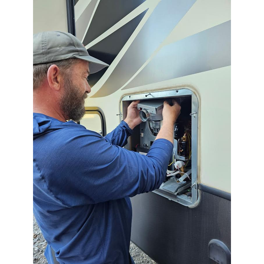 Triple R RV Mobile Repair Logo