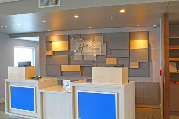 Images Holiday Inn Express & Suites St. Louis South - I-55 by IHG