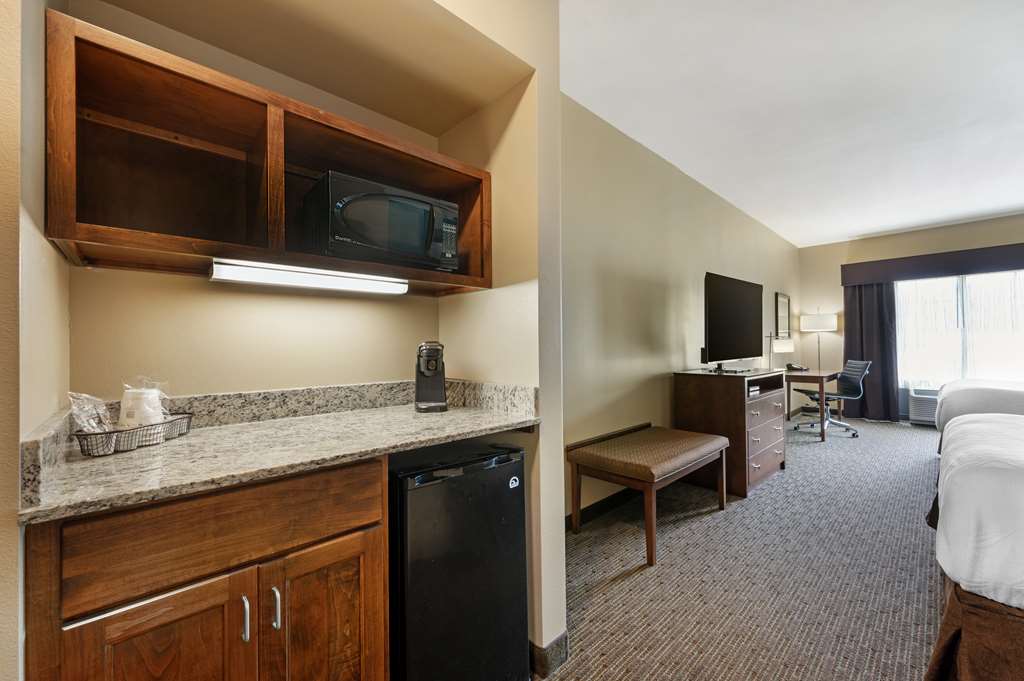 2 Queen Room
