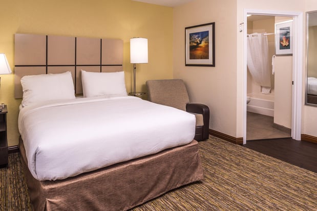 Images Candlewood Suites Kansas City Speedway by IHG