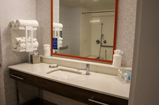 Images Hampton Inn & Suites Olean